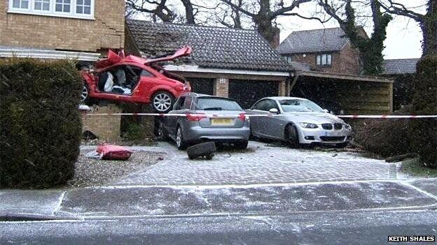 Red Audi TT that crashed into a house in uk-4