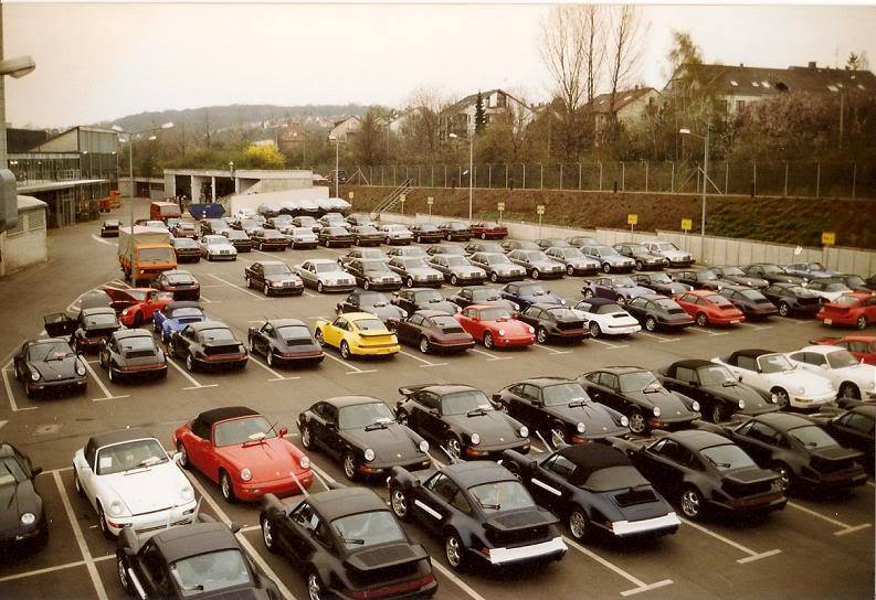 This is the parking next to the Porsche factory in Stuttgart. (still is there on the same location). Look in the back and you see the Mercedes E 500 parked there.