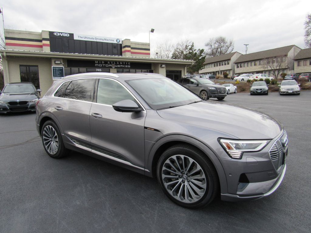 2019 Audi e-tron Prestige