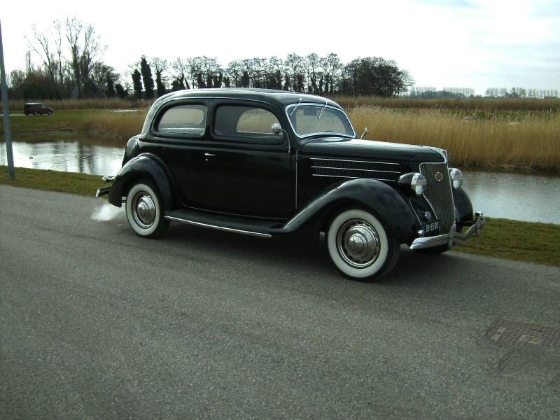 1937 Ford V8 Tudor Sedan